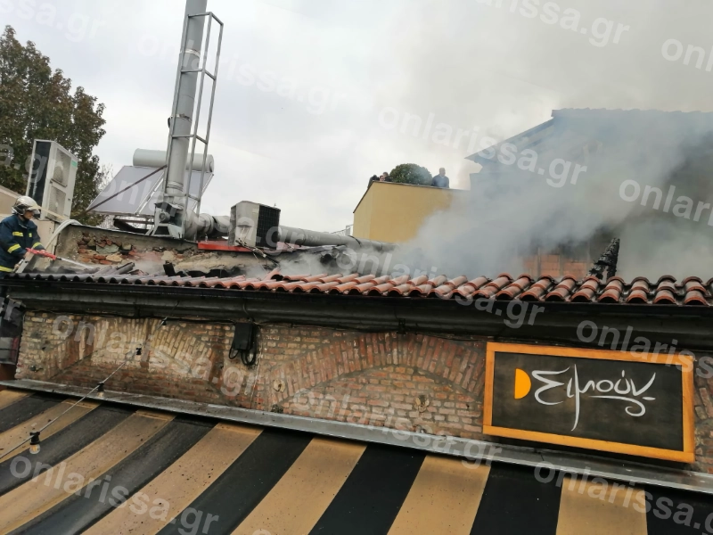 Εικόνες σοκ από το κατάστημα στο λόφο του Φρουρίου στη Λάρισα: Καταστράφηκε ολοσχερώς