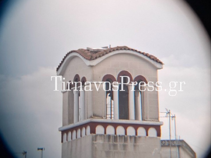 Σοβαρό Ζήτημα Ασφάλειας στον Άγιο Γεδεών Τυρνάβου – Έπεσε ο Μεταλλικός Σταυρός στο Καμπαναριό