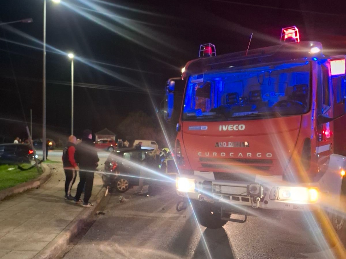 Τροχαίο ατύχημα με δύο τραυματίες στον περιφερειακό της Λάρισας