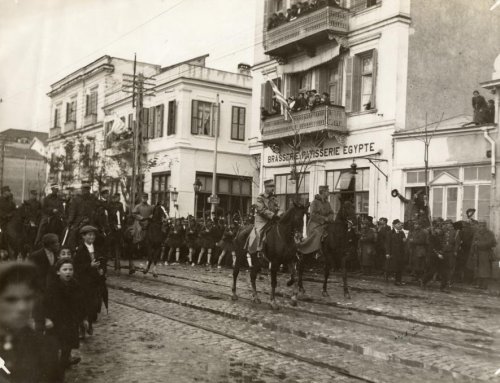 King George I of Greece and Crown Prince Constantine enter Thessaloniki, 1912.jpg