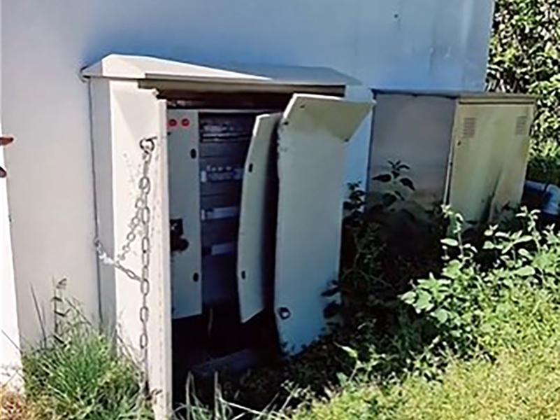 Καταγγελίες από τον πρόεδρο των Ρομά Τυρνάβου για εκτεταμένες ζημιές στο Πολυδύναμο Αθλητικό Κέντρο Τυρνάβου