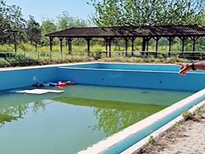 Καταγγελίες από τον πρόεδρο των Ρομά Τυρνάβου για εκτεταμένες ζημιές στο Πολυδύναμο Αθλητικό Κέντρο Τυρνάβου