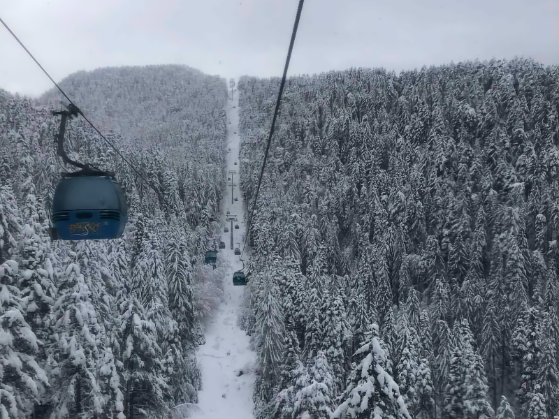 Χριστουγεννιάτικο τριήμερο στο Bansko: Σκι, παράδοση και χειμωνιάτικη μαγεία