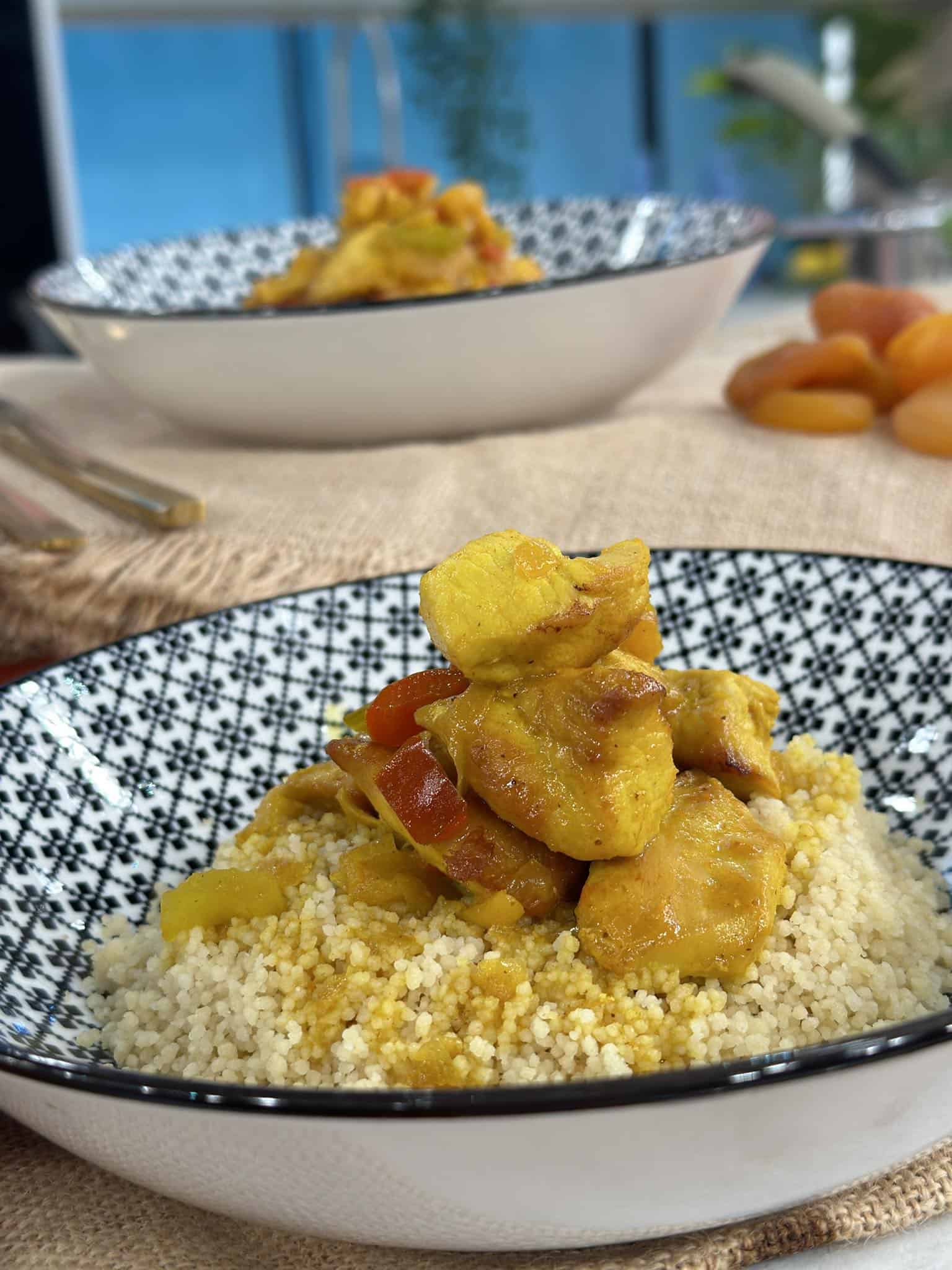 τηγανια κοτοπουλο με κουρκουμα και κους κους