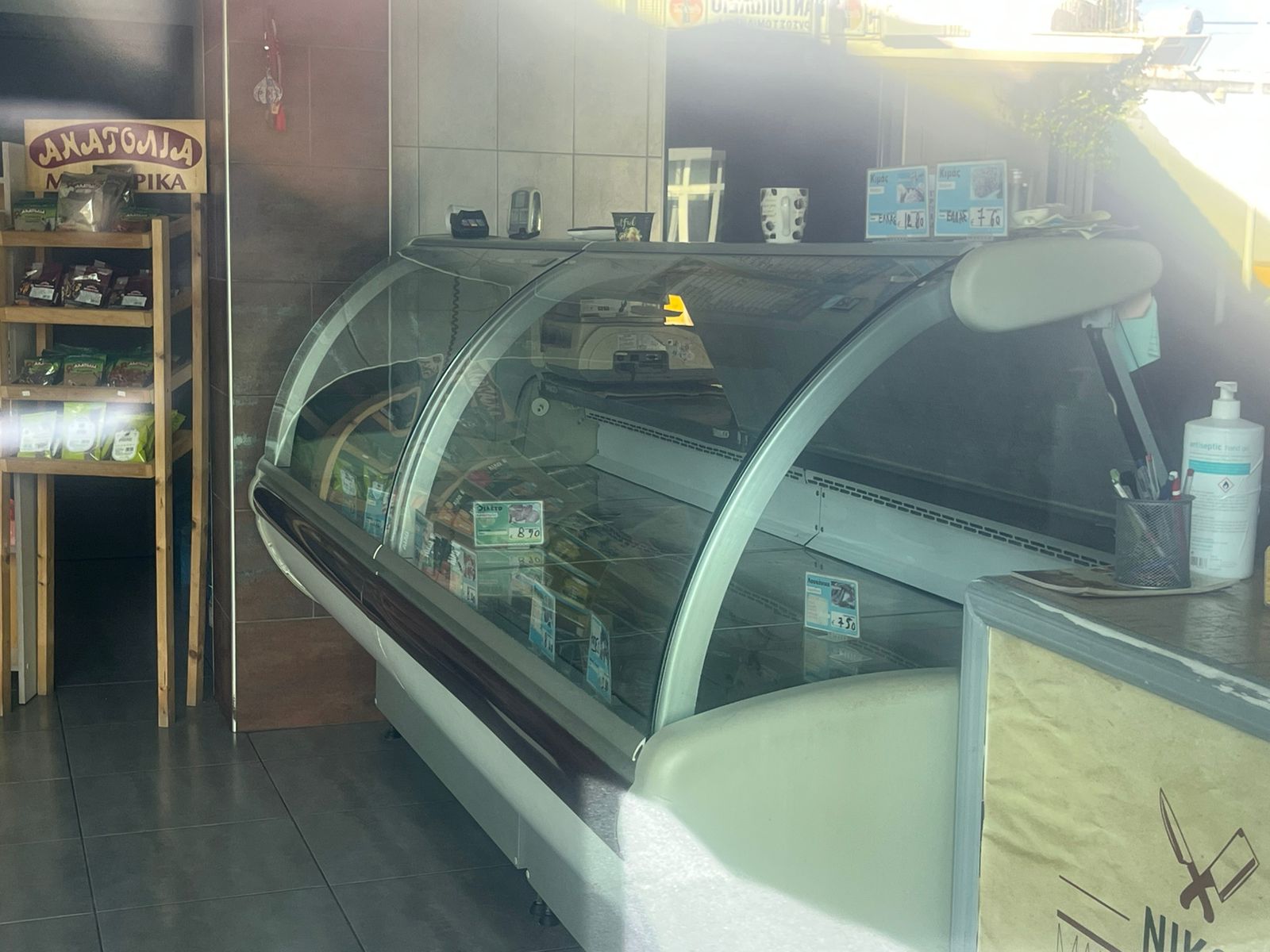 Το κρεοπωλείο όπου συνέβη το τραγικό ατύχημα