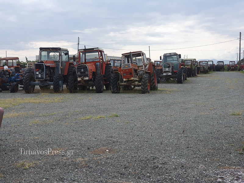 Το Νεκροταφείο των Γίγαντων της Γης", "Μια Χαμένη Μάντρα με Παλιά Τρακτέρ Φανερώνει το Παρελθόν".