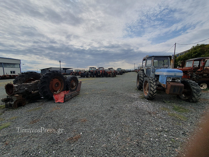 Το Νεκροταφείο των Γίγαντων της Γης", "Μια Χαμένη Μάντρα με Παλιά Τρακτέρ Φανερώνει το Παρελθόν".