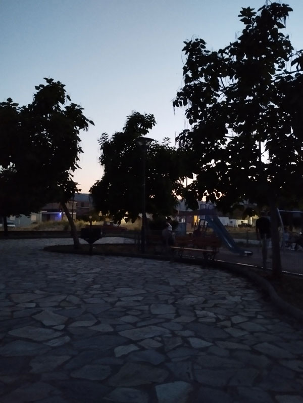 Χωρίς φωτισμό το πάρκο κοντά στα Σφαγεία Τυρνάβου