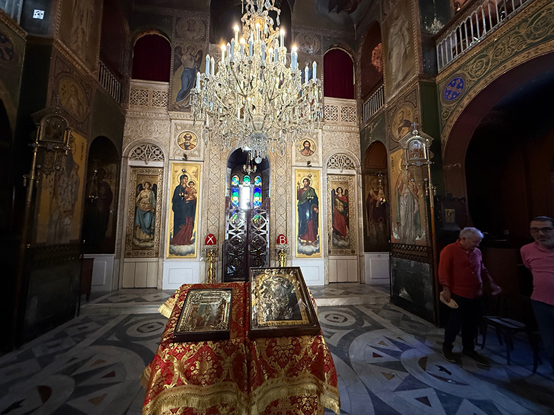 Ρώσικη Εκκλησία Αθήνα: Οι Μυστικές Υπόγειες Στοές στο Σύνταγμα
