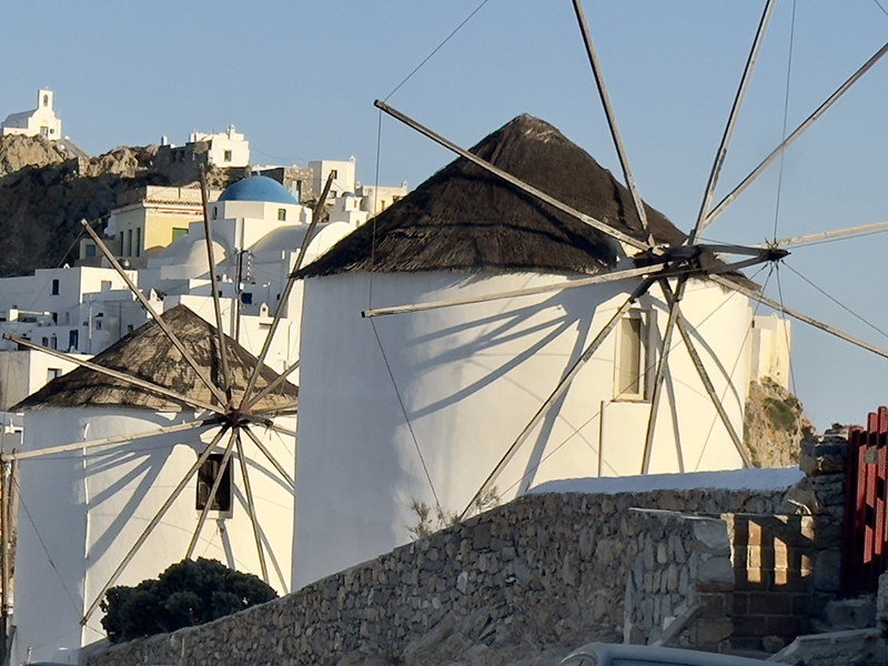 Σέριφος: Το νησί των Κυκλάδων με την άγρια ομορφιά τα κρυστάλλινα νερά και τη φιλοξενία