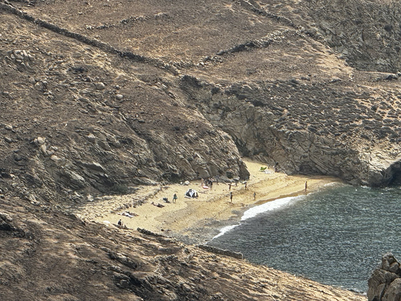 Σέριφος: Το νησί των Κυκλάδων με την άγρια ομορφιά τα κρυστάλλινα νερά και τη φιλοξενία