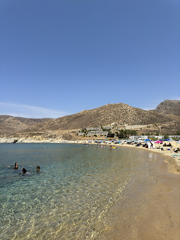 Σέριφος: Το νησί των Κυκλάδων με την άγρια ομορφιά τα κρυστάλλινα νερά και τη φιλοξενία