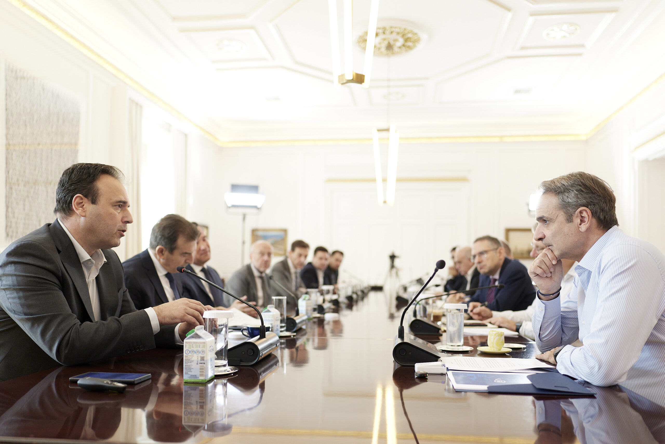 Ευρεία σύσκεψη στο Μαξίμου